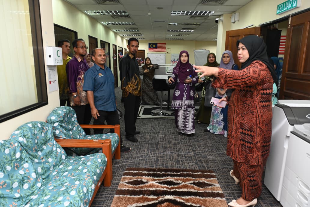 LAWATAN PENANDAARASAN EKOSISTEM KONDUSIF SEKTOR AWAM (EKSA) KOLEJ MATRIKULASI KELANTAN (KMKt) KE UNIVERSITI MALAYSIA KELANTAN (UMK)